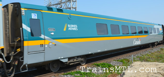 Passenger car VIA 3459 right side / Wagon de passager VIA 3459 coté droit